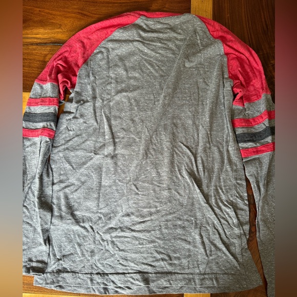 NHL licensed Chicago Blackhawks shirt - Picture 2 of 3